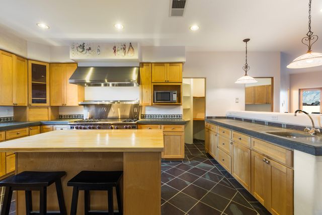 612 Rio Ruidoso Road NE, Rio Rancho, NM 87144