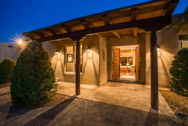 612 Rio Ruidoso Road NE, Rio Rancho, NM 87144