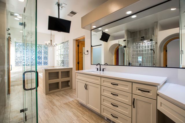 612 Rio Ruidoso Road NE, Rio Rancho, NM 87144