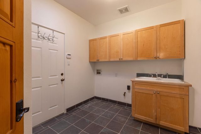 612 Rio Ruidoso Road NE, Rio Rancho, NM 87144