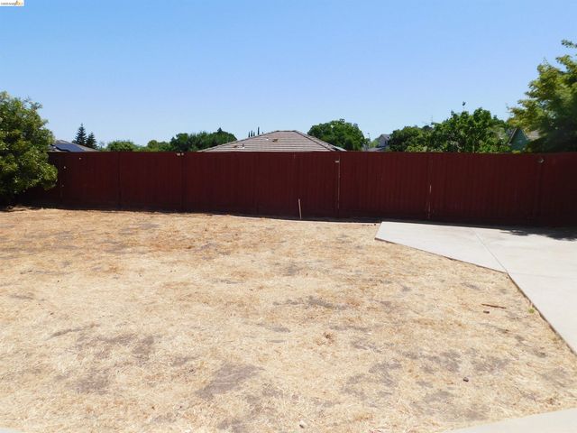 3915 Hummingbird Dr, Antioch, CA 94509