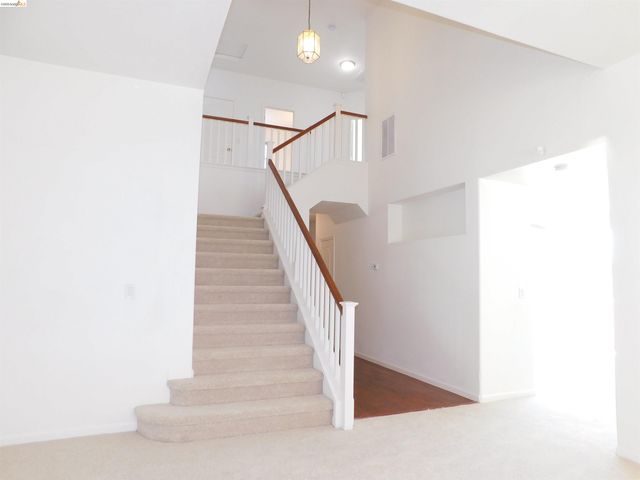 3915 Hummingbird Dr, Antioch, CA 94509