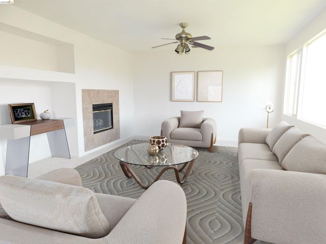 3915 Hummingbird Dr, Antioch, CA 94509