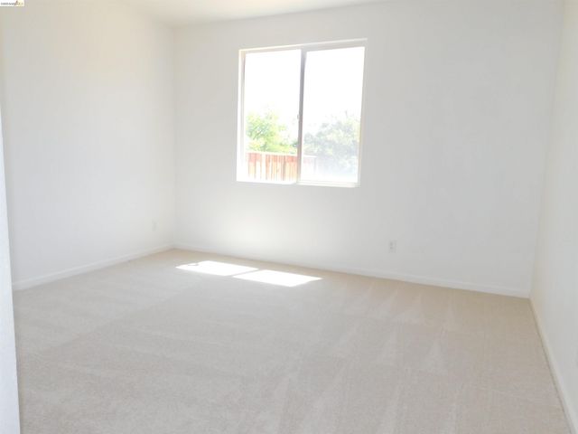 3915 Hummingbird Dr, Antioch, CA 94509
