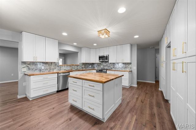 4243 Bushy Prairie Road, Fults, IL 62244