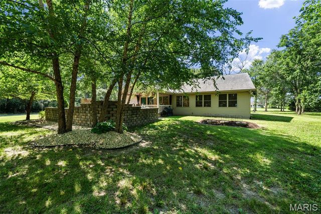 4243 Bushy Prairie Road, Fults, IL 62244
