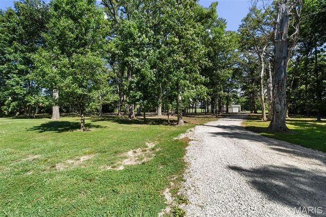 4243 Bushy Prairie Road, Fults, IL 62244