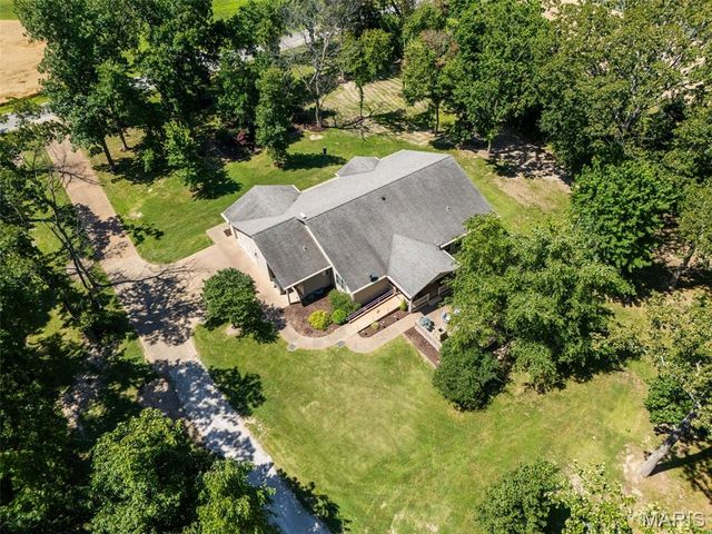 4243 Bushy Prairie Road, Fults, IL 62244