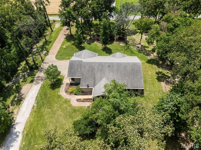 4243 Bushy Prairie Road, Fults, IL 62244