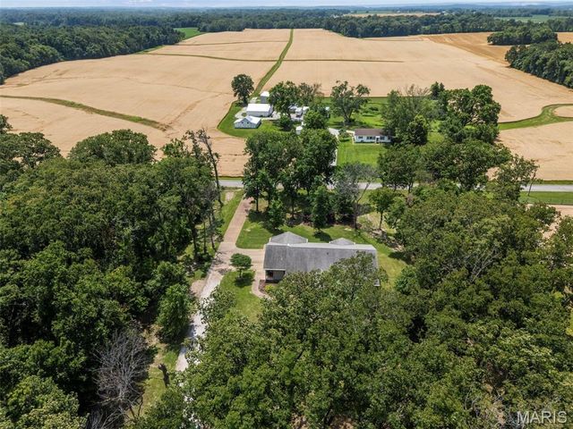 4243 Bushy Prairie Road, Fults, IL 62244