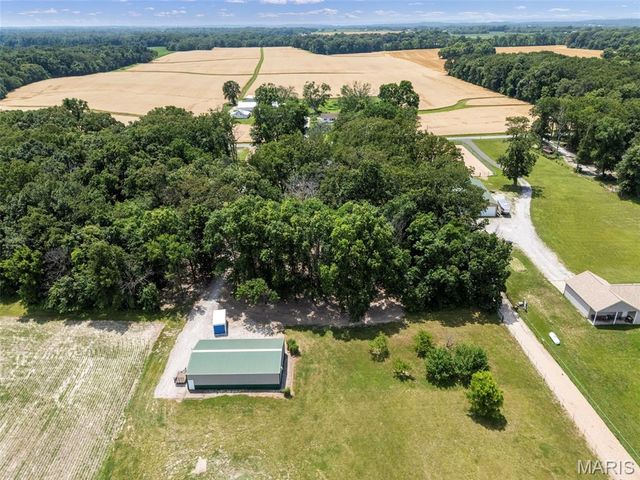 4243 Bushy Prairie Road, Fults, IL 62244