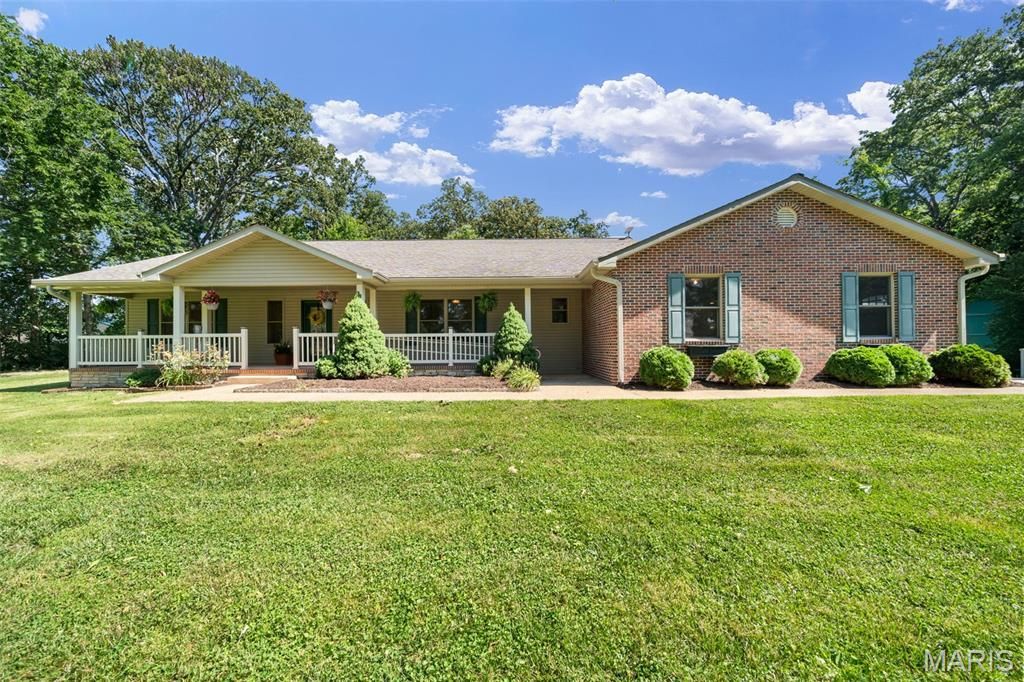 4243 Bushy Prairie Road, Fults, IL 62244