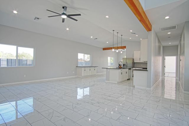 6981 ISLETA Boulevard SW, Albuquerque, NM 87105