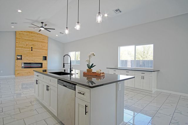 6981 ISLETA Boulevard SW, Albuquerque, NM 87105