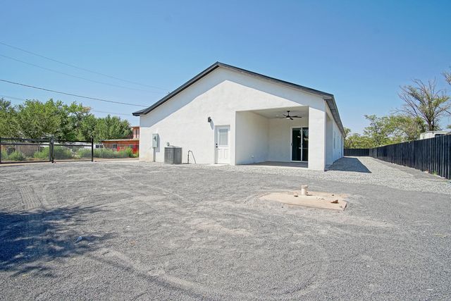 6981 ISLETA Boulevard SW, Albuquerque, NM 87105