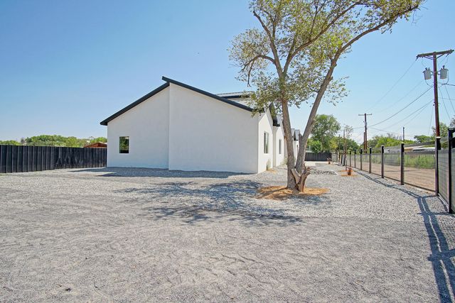 6981 ISLETA Boulevard SW, Albuquerque, NM 87105