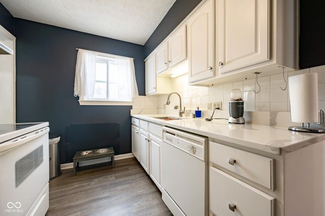 44 Iris Avenue, Indianapolis, IN 46241