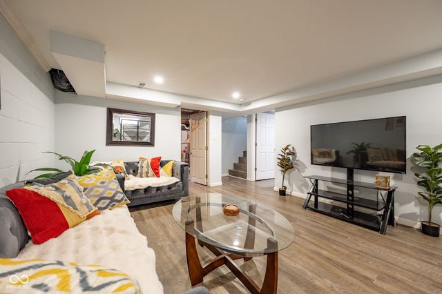 44 Iris Avenue, Indianapolis, IN 46241