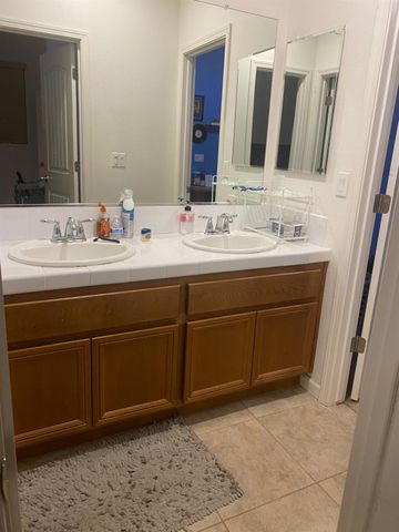 3765 N Pearwood Avenue, Fresno, CA 93727