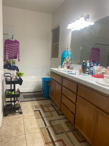 3765 N Pearwood Avenue, Fresno, CA 93727