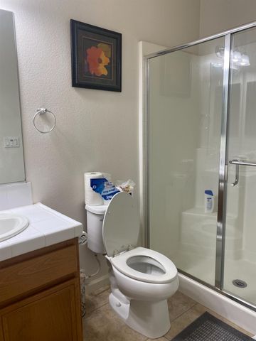 3765 N Pearwood Avenue, Fresno, CA 93727