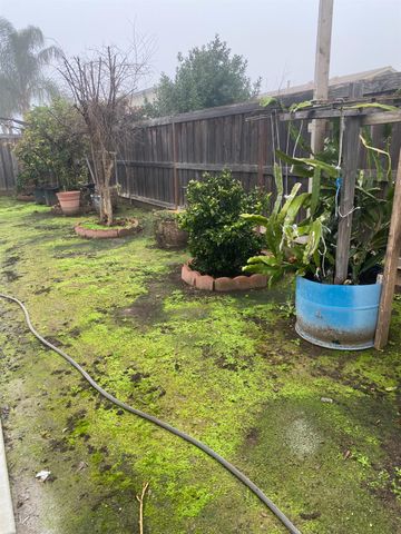 3765 N Pearwood Avenue, Fresno, CA 93727