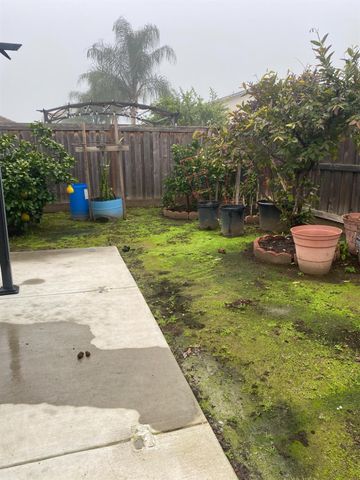 3765 N Pearwood Avenue, Fresno, CA 93727