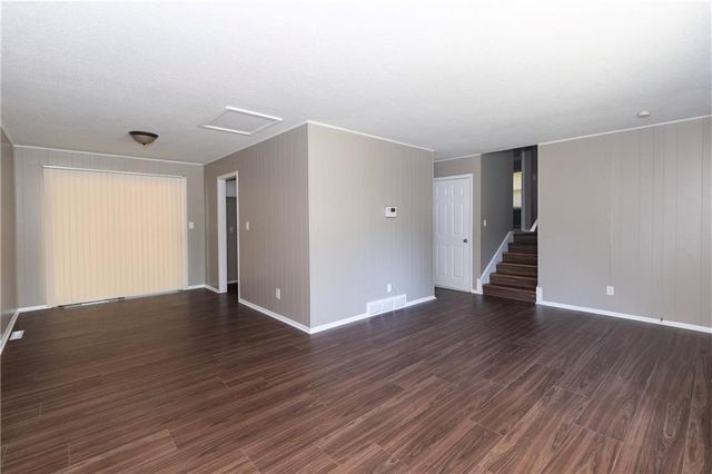11815 Armitage Drive, Kansas City, MO 64134