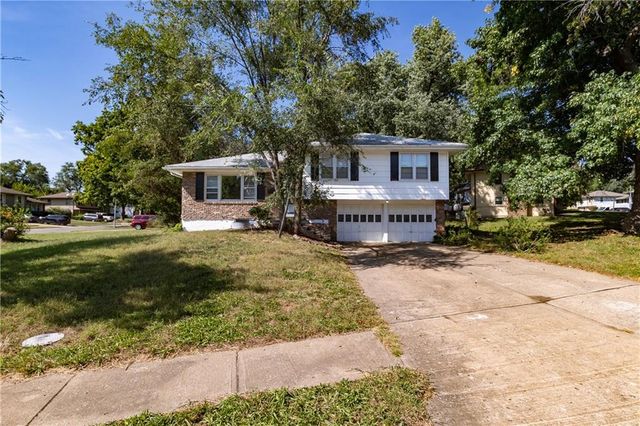 11815 Armitage Drive, Kansas City, MO 64134