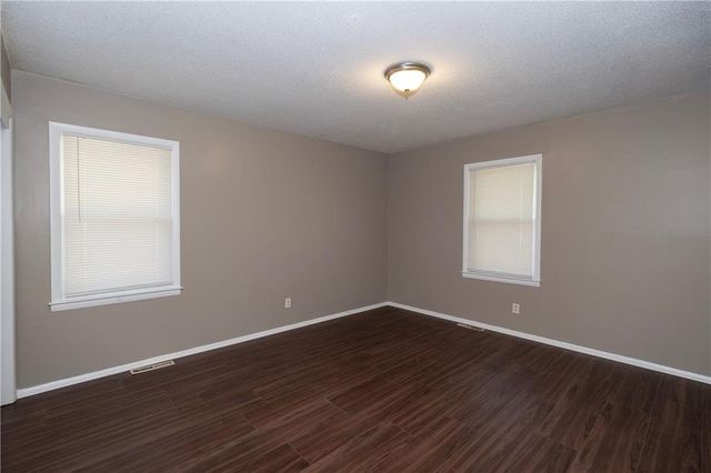 11815 Armitage Drive, Kansas City, MO 64134