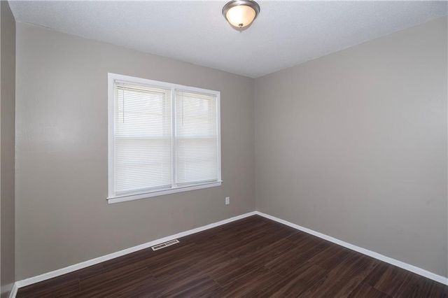 11815 Armitage Drive, Kansas City, MO 64134