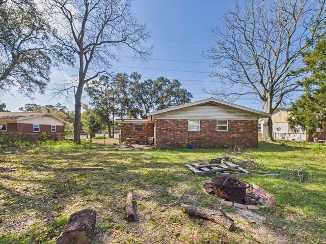 343 NW Hollywood Boulevard, Fort Walton Beach, FL 32548