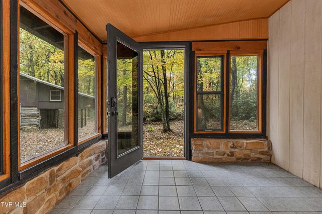 300 Peavine Way, Greeneville, TN 37743