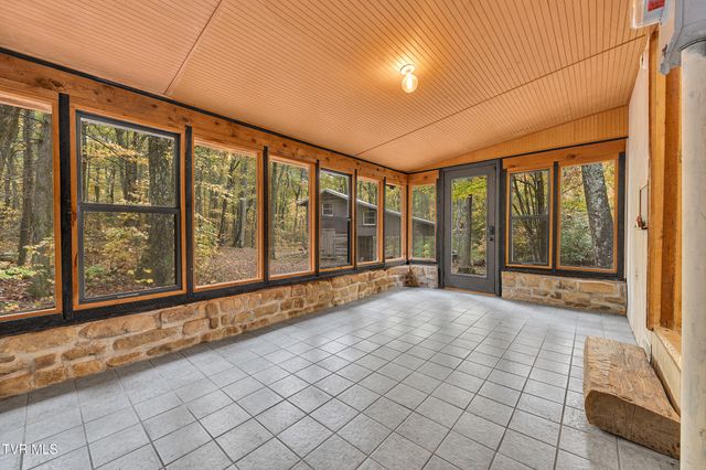 300 Peavine Way, Greeneville, TN 37743