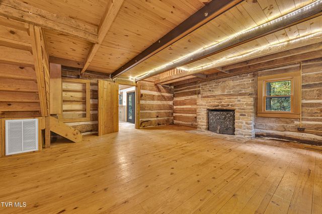 300 Peavine Way, Greeneville, TN 37743