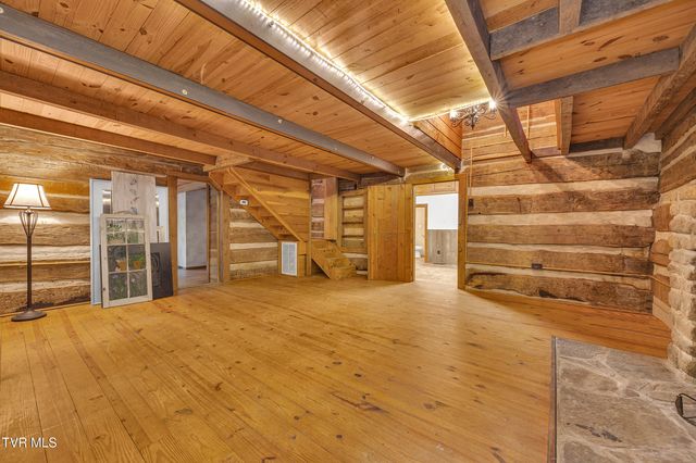 300 Peavine Way, Greeneville, TN 37743