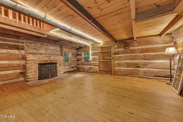 300 Peavine Way, Greeneville, TN 37743