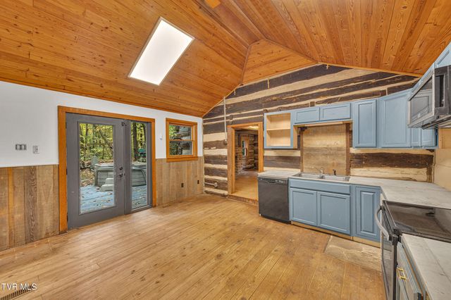 300 Peavine Way, Greeneville, TN 37743