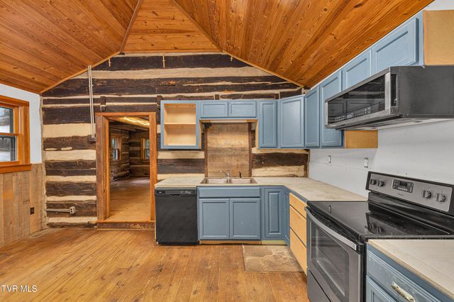 300 Peavine Way, Greeneville, TN 37743