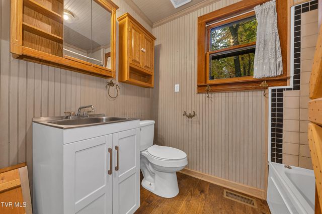 300 Peavine Way, Greeneville, TN 37743