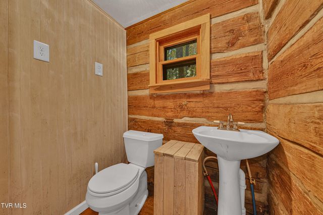 300 Peavine Way, Greeneville, TN 37743