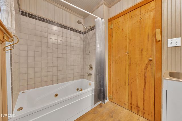 300 Peavine Way, Greeneville, TN 37743