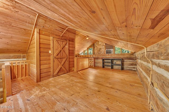 300 Peavine Way, Greeneville, TN 37743