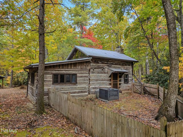 300 Peavine Way, Greeneville, TN 37743