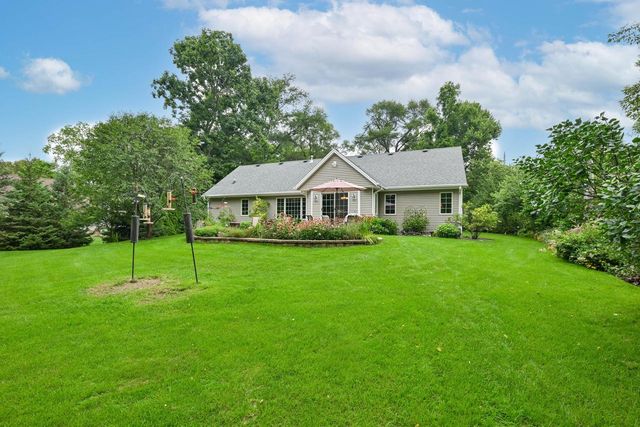 W765 Potters CIRCLE, East Troy, WI 53120