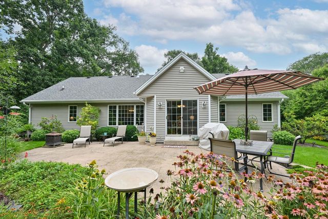 W765 Potters CIRCLE, East Troy, WI 53120