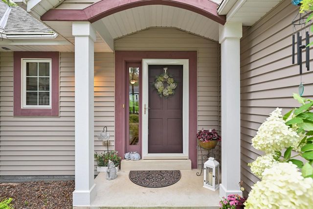 W765 Potters CIRCLE, East Troy, WI 53120