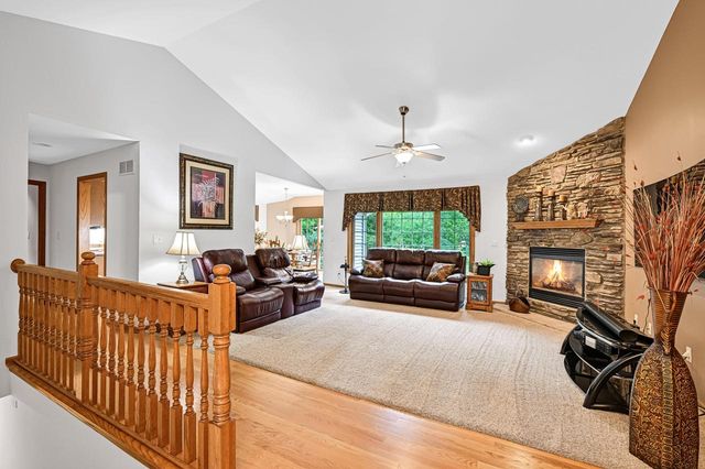 W765 Potters CIRCLE, East Troy, WI 53120