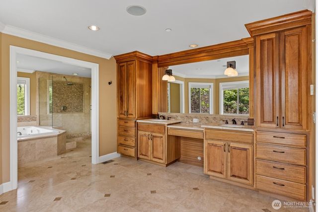 27145 11th Place S, Des Moines, WA 98198