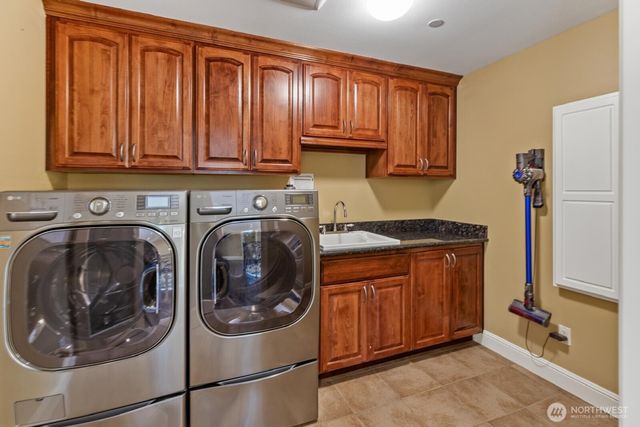 27145 11th Place S, Des Moines, WA 98198